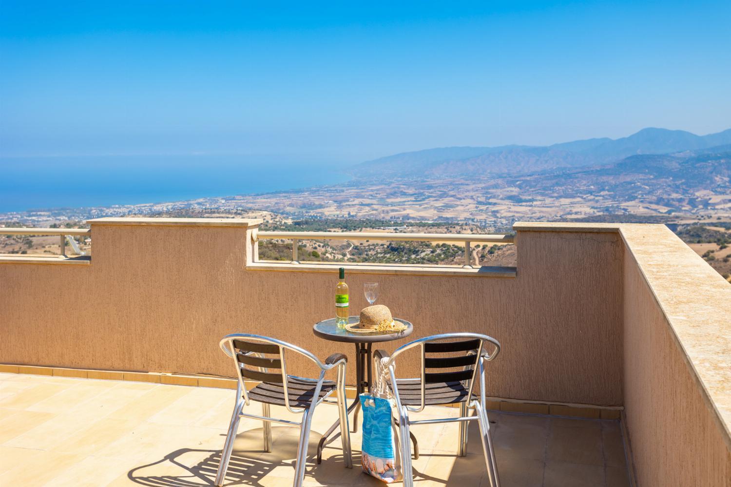 Panorama Tria Villa Dhrousha